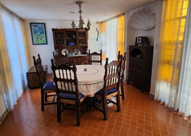 Linda Casa en Venta con Jardín en Los Cipreses, Coyoacán