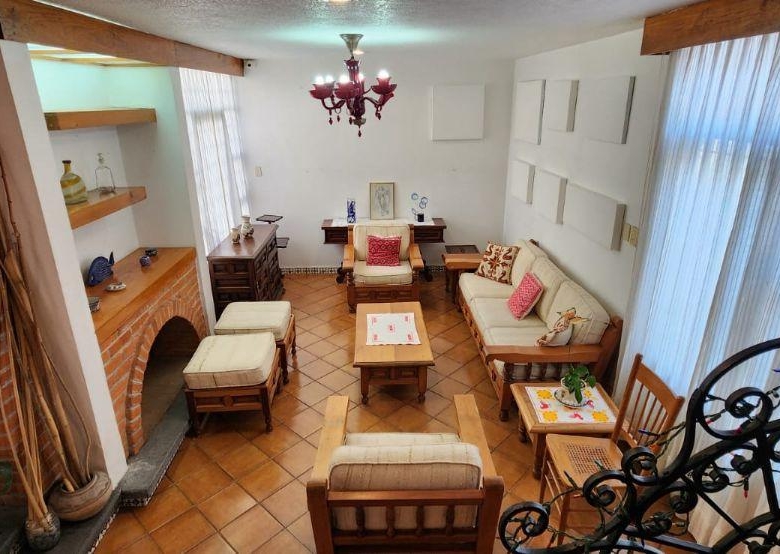 Linda Casa en Venta con Jardín en Los Cipreses, Coyoacán