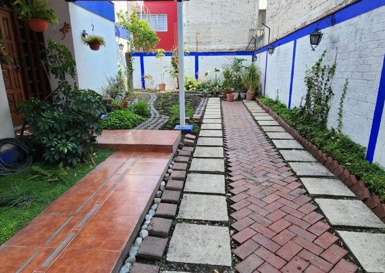Linda Casa en Venta con Jardín en Los Cipreses, Coyoacán