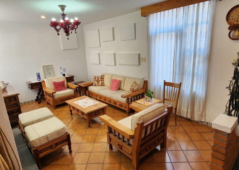 Linda Casa en Venta con Jardín en Los Cipreses, Coyoacán