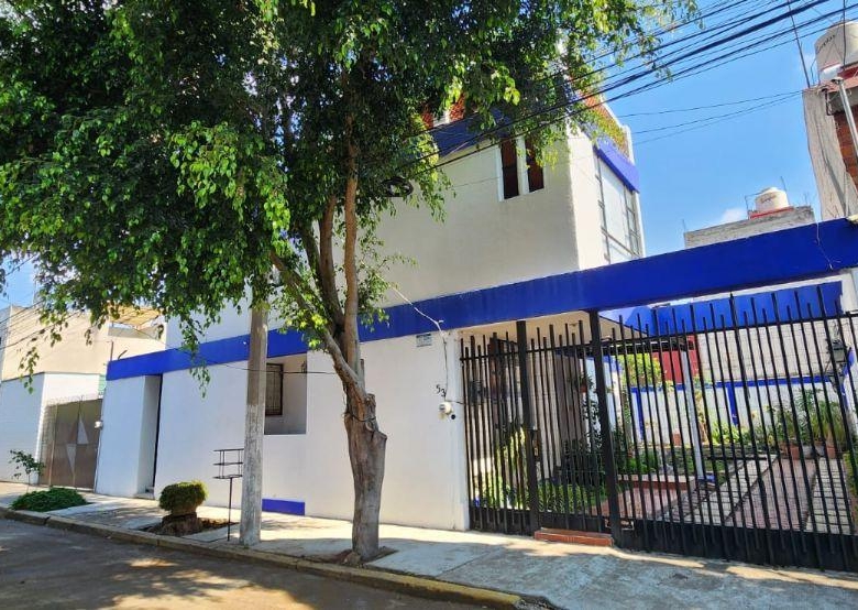 Linda Casa en Venta con Jardín en Los Cipreses, Coyoacán
