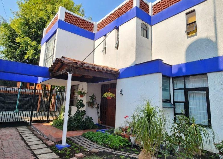 Linda Casa en Venta con Jardín en Los Cipreses, Coyoacán