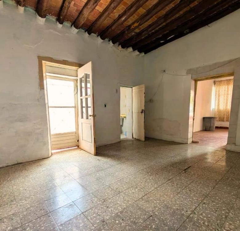 Casa con 8 Habitaciones en Venta, Parras de La Fuente Centro