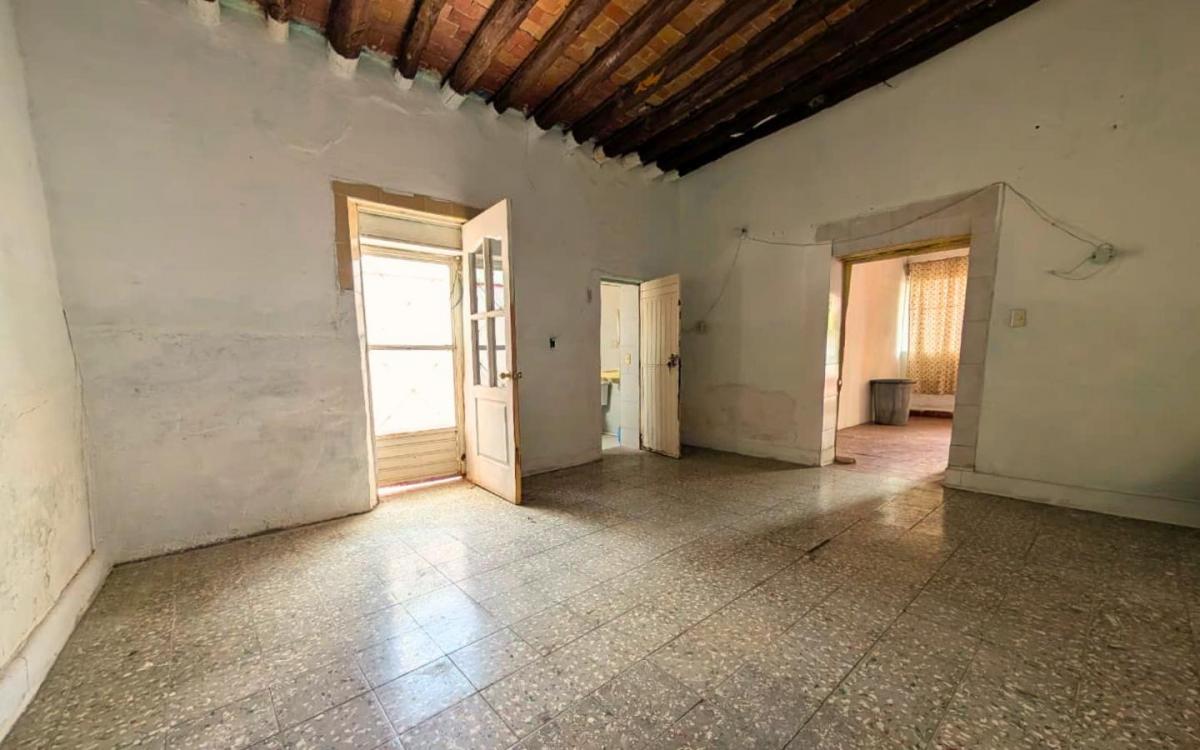 Casa con 8 Habitaciones en Venta, Parras de La Fuente Centro