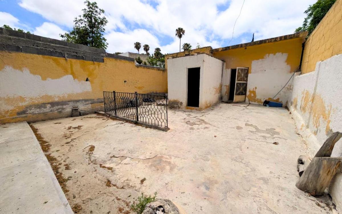 Casa con 8 Habitaciones en Venta, Parras de La Fuente Centro