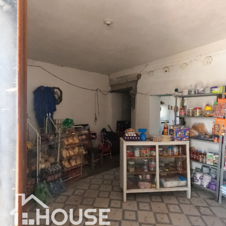 Casan venta en calle Falcon, Parras