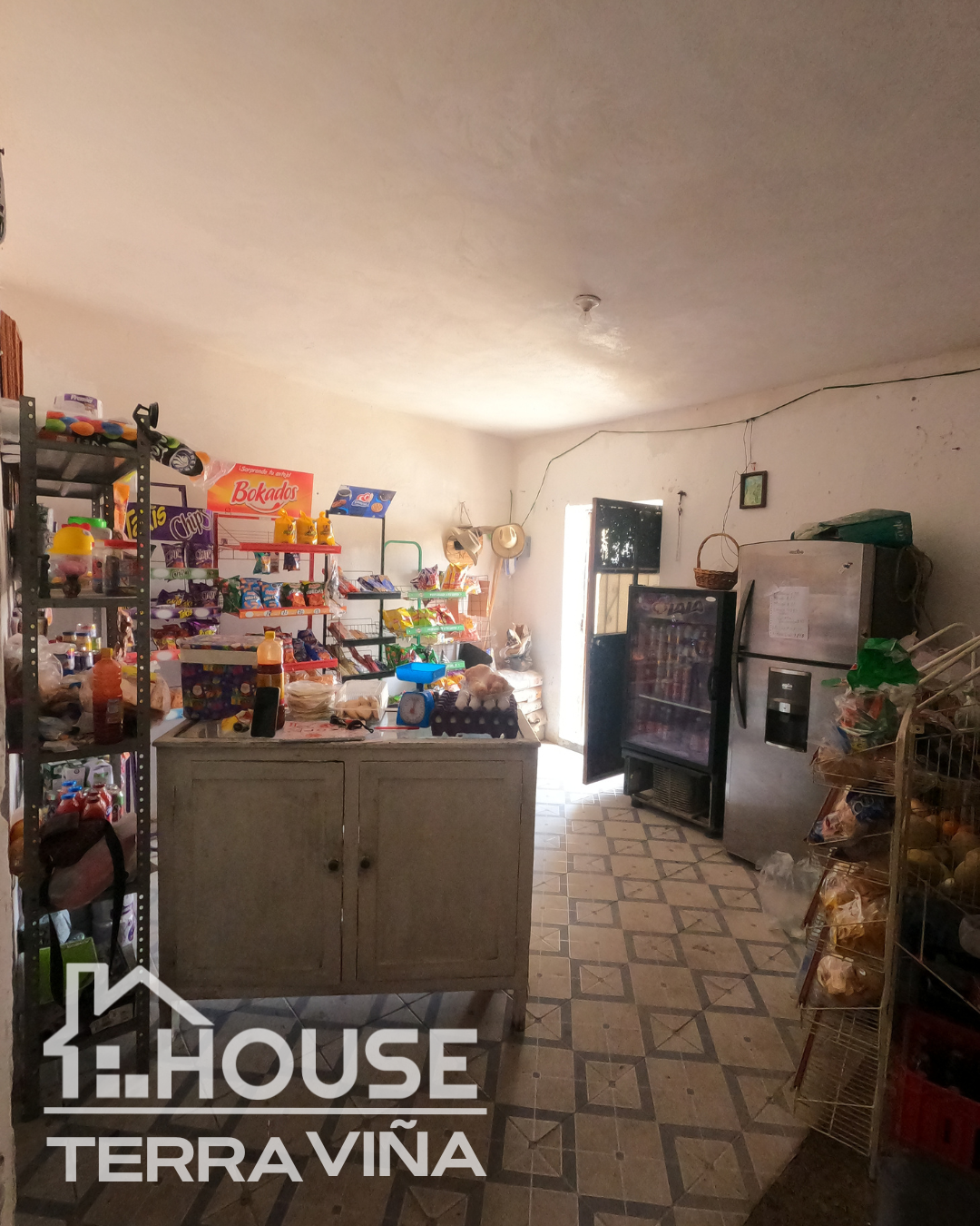 Casan venta en calle Falcon, Parras