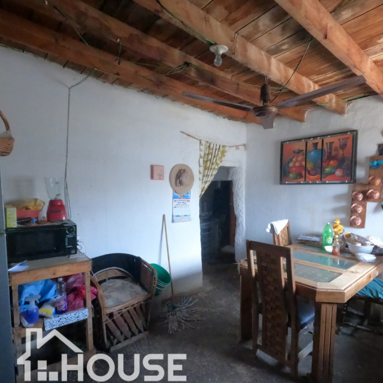 Casan venta en calle Falcon, Parras