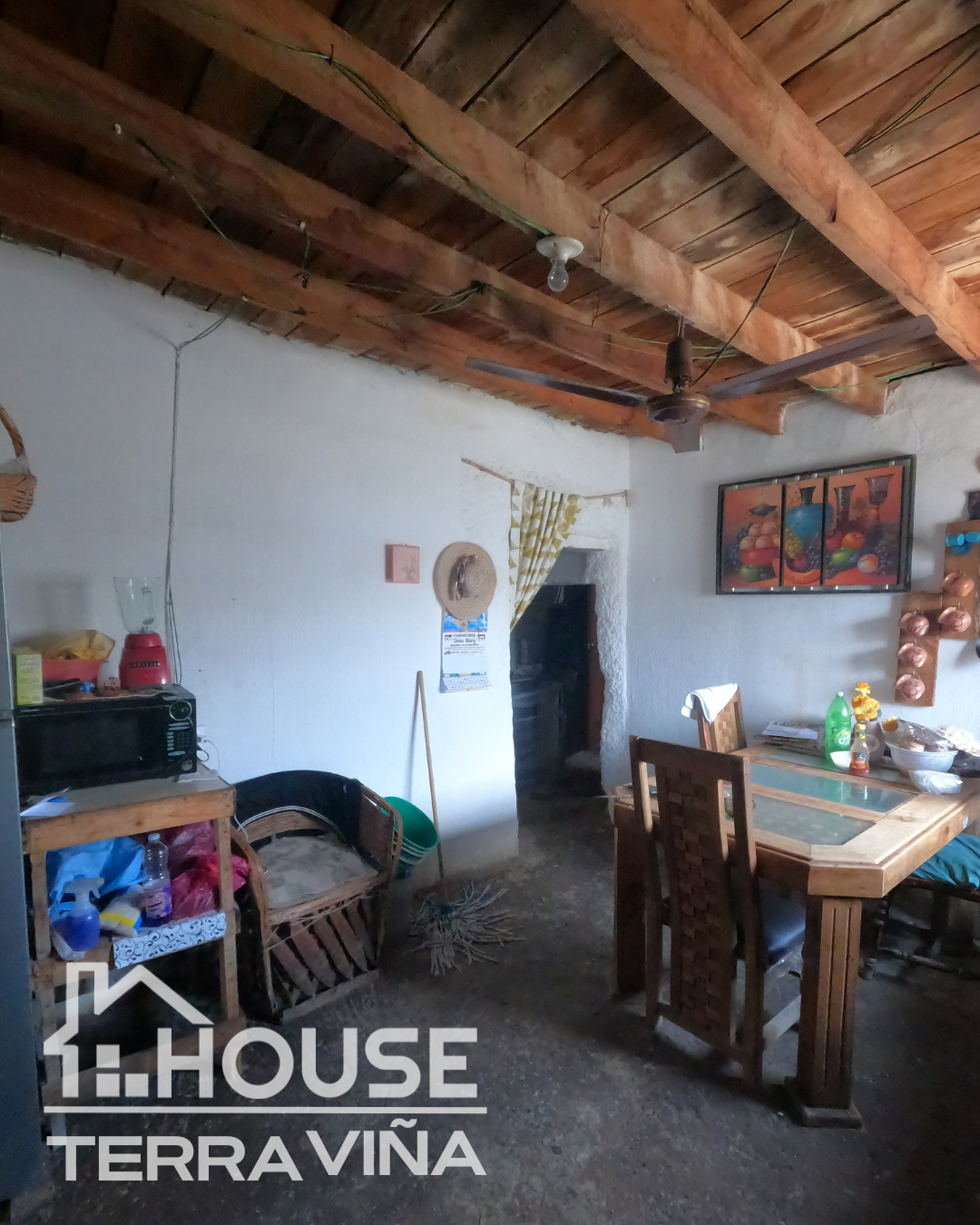 Casan venta en calle Falcon, Parras