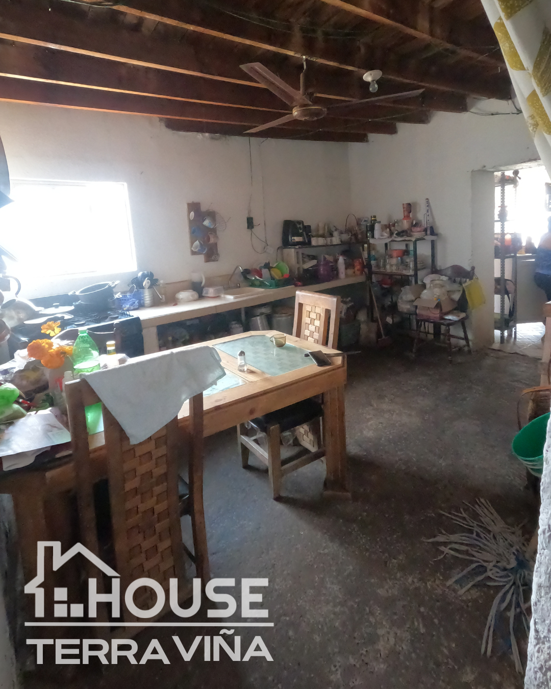 Casan venta en calle Falcon, Parras