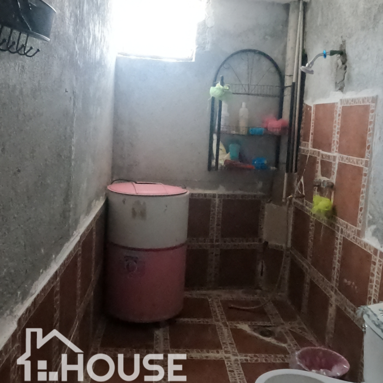Casan venta en calle Falcon, Parras