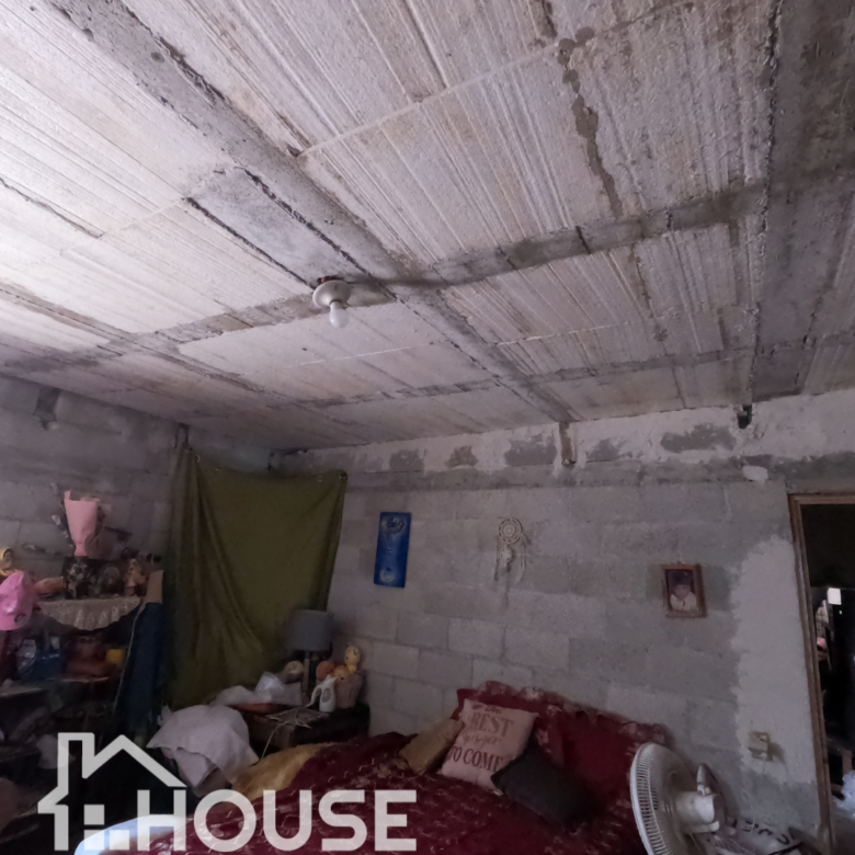 Casan venta en calle Falcon, Parras