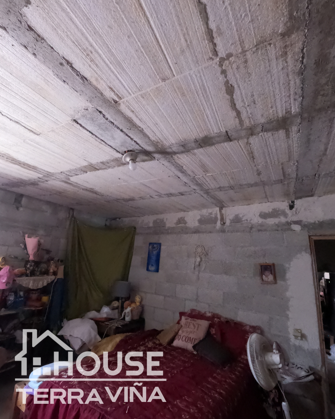 Casan venta en calle Falcon, Parras