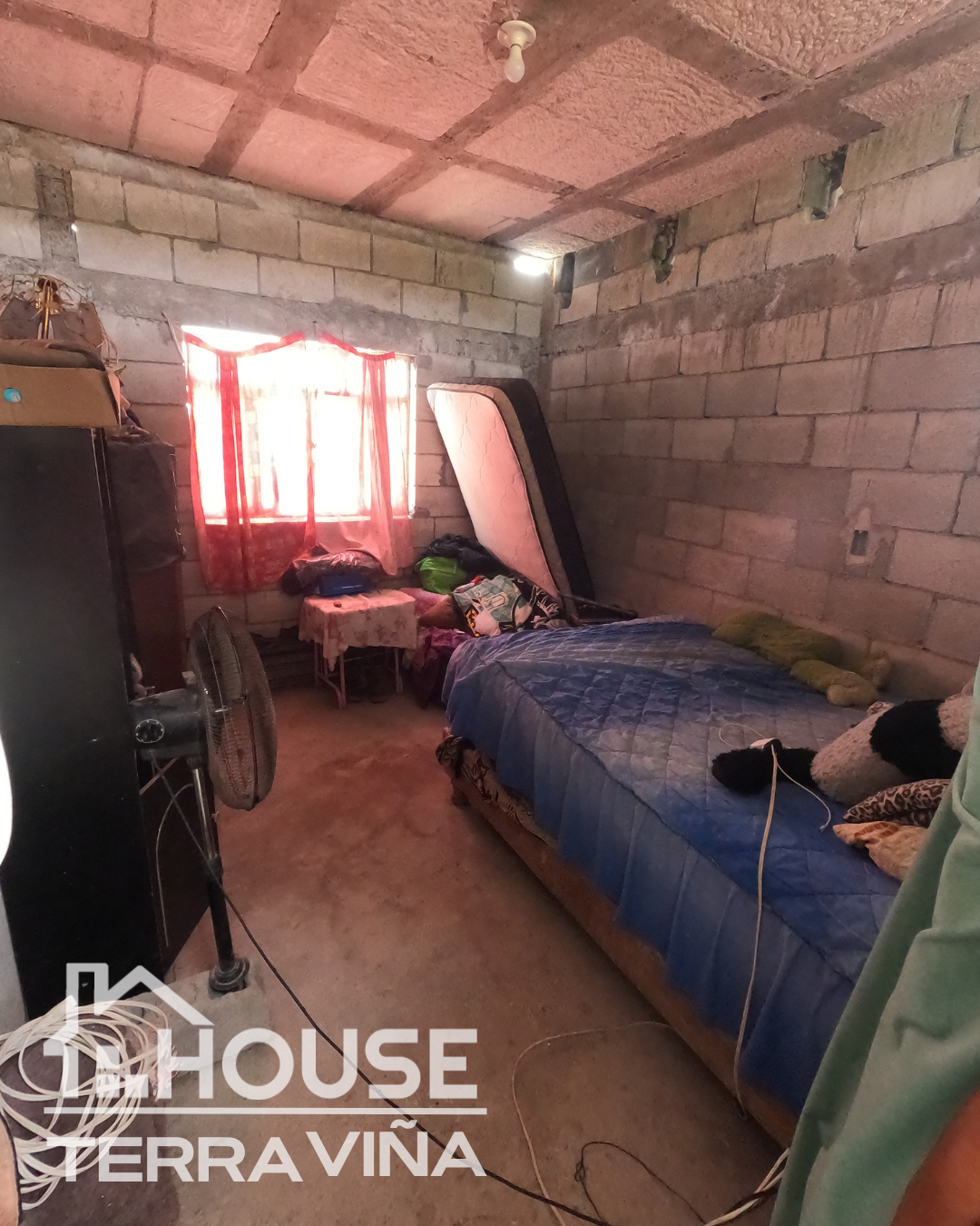 Casan venta en calle Falcon, Parras