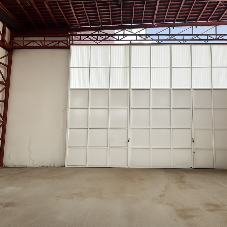 BODEGA EN CUILAPAM DE 940 M2 A ORILLA DE CARRETERA