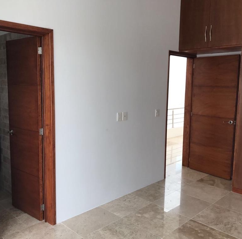 ​CASA EN VENTA EN FRACCIONAMIENTO PRIVADO MUY CERCA DE PLAZA DEL VALLE Y PLAZA OAXACA