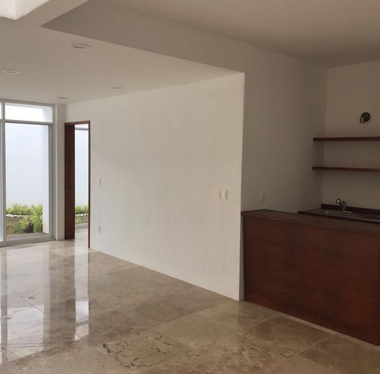 ​CASA EN VENTA EN FRACCIONAMIENTO PRIVADO MUY CERCA DE PLAZA DEL VALLE Y PLAZA OAXACA