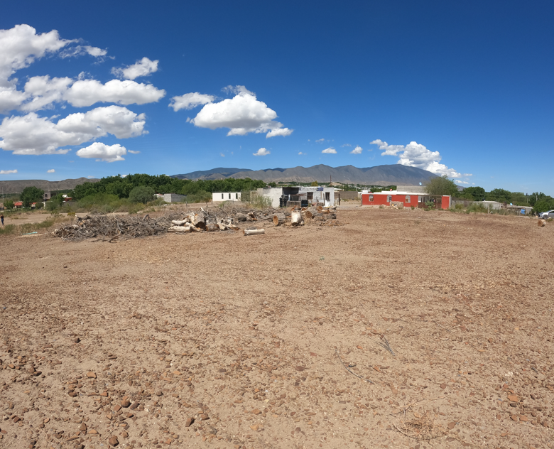 Casa con amplio terreno en Ejido Parras