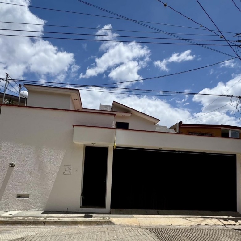CASA EN VENTA. LOMAS DE SIERRA JUAREZ