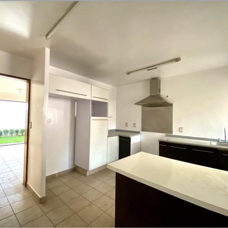 CASA EN VENTA. LOMAS DE SIERRA JUAREZ