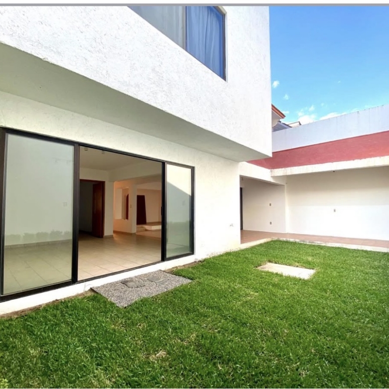 CASA EN VENTA. LOMAS DE SIERRA JUAREZ