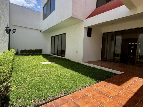 CASA EN VENTA. LOMAS DE SIERRA JUAREZ
