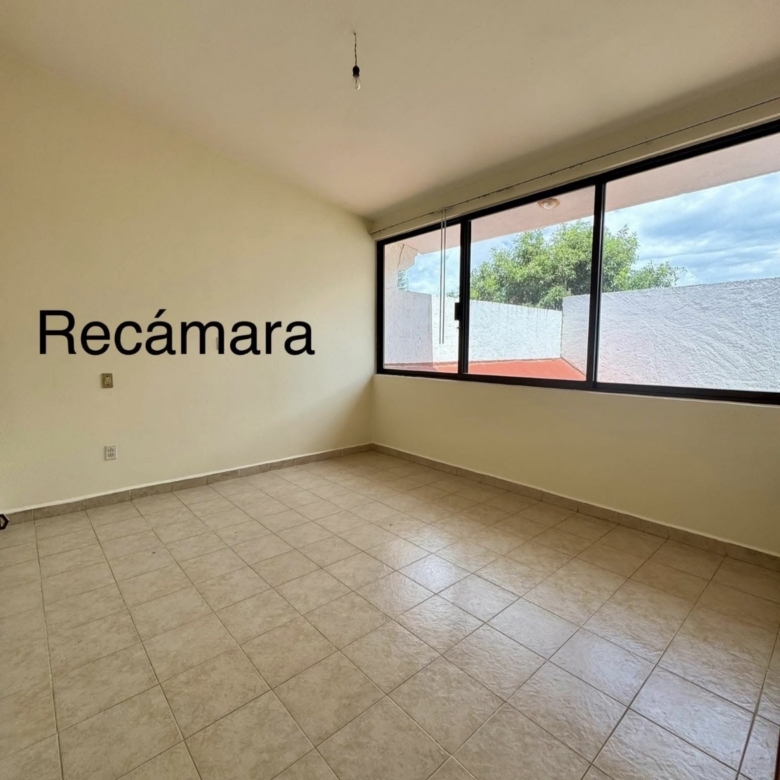 CASA EN VENTA. LOMAS DE SIERRA JUAREZ