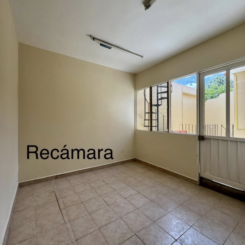 CASA EN VENTA. LOMAS DE SIERRA JUAREZ