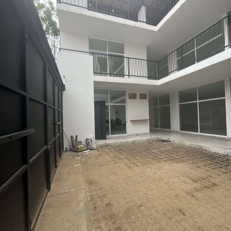 LOCAL COMERCIAL 50 M2 EN COL. VOLCANES