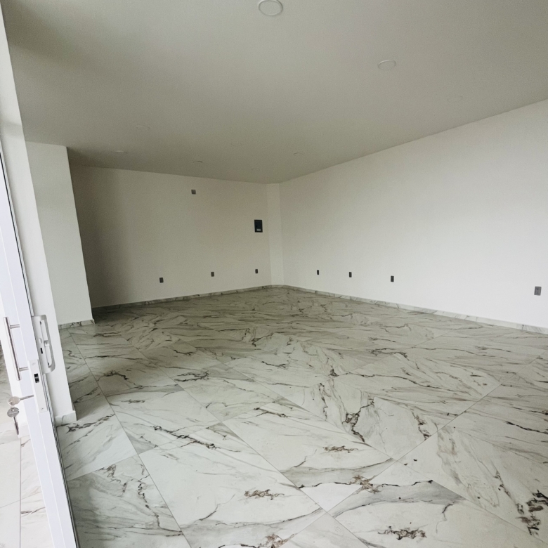 LOCAL COMERCIAL DE 50 M2 EN SEGUNDO NIVEL