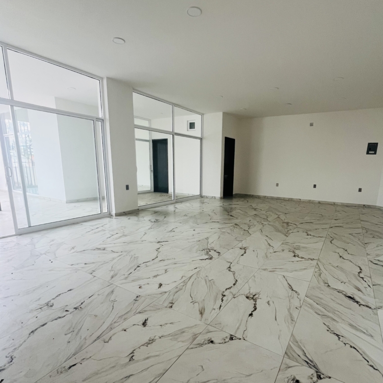 LOCAL COMERCIAL DE 50 M2 EN SEGUNDO NIVEL