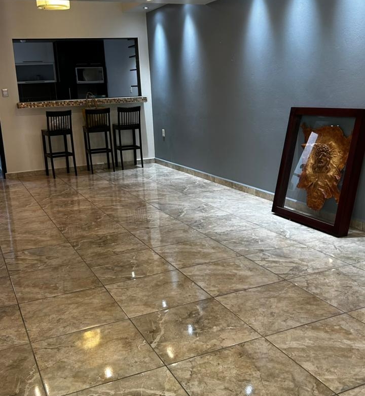 CASA EN RENTA DETRAS DE LA UABJO