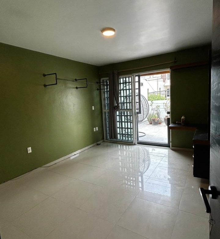 CASA EN RENTA DETRAS DE LA UABJO