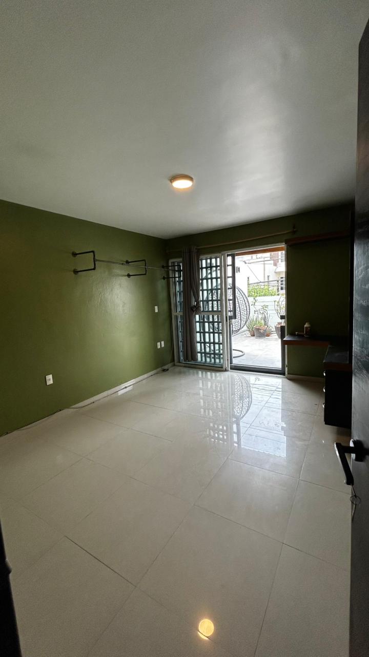 CASA EN RENTA DETRAS DE LA UABJO