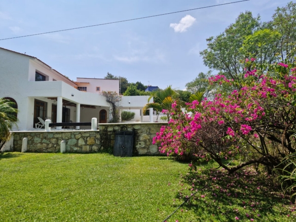 Se renta Casa en exclusivo campo de Golf con alberca privada: Tu oasis de relax y naturaleza!
