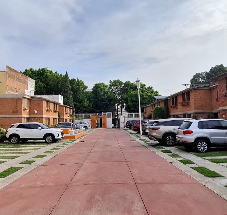 Casa en Granjas Coapa: Confort, Seguridad y Ubicación Privilegiada