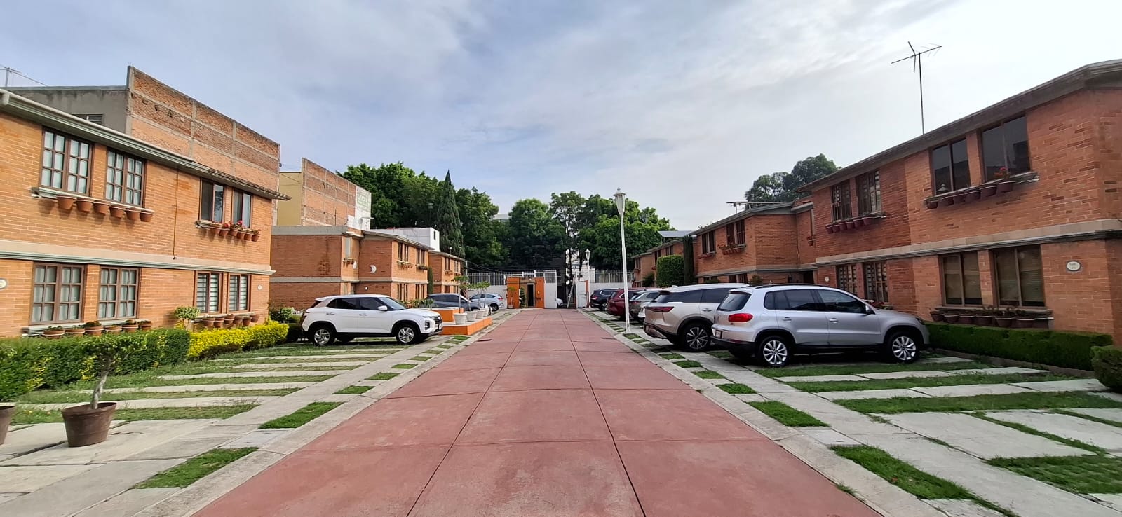 Casa en Granjas Coapa: Confort, Seguridad y Ubicación Privilegiada