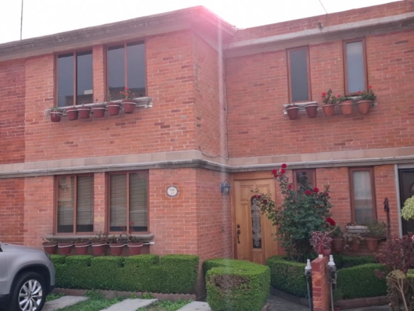 Casa en Granjas Coapa: Confort, Seguridad y Ubicación Privilegiada