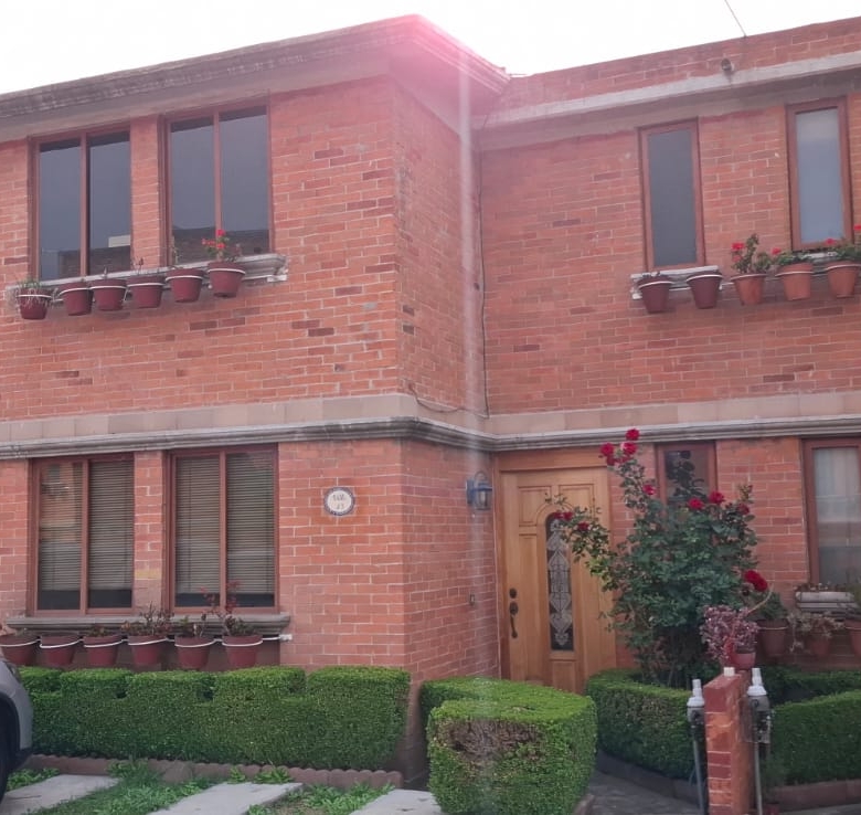 Casa en Granjas Coapa: Confort, Seguridad y Ubicación Privilegiada