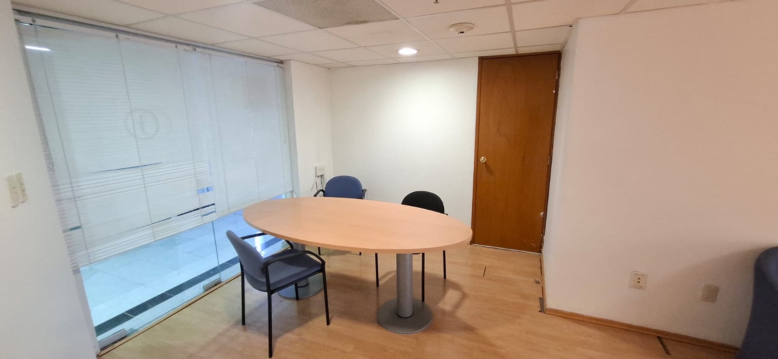 WhatsApp Image 2026-05-28 at 9.19.13 AM World Trade Center- Oficina en venta.