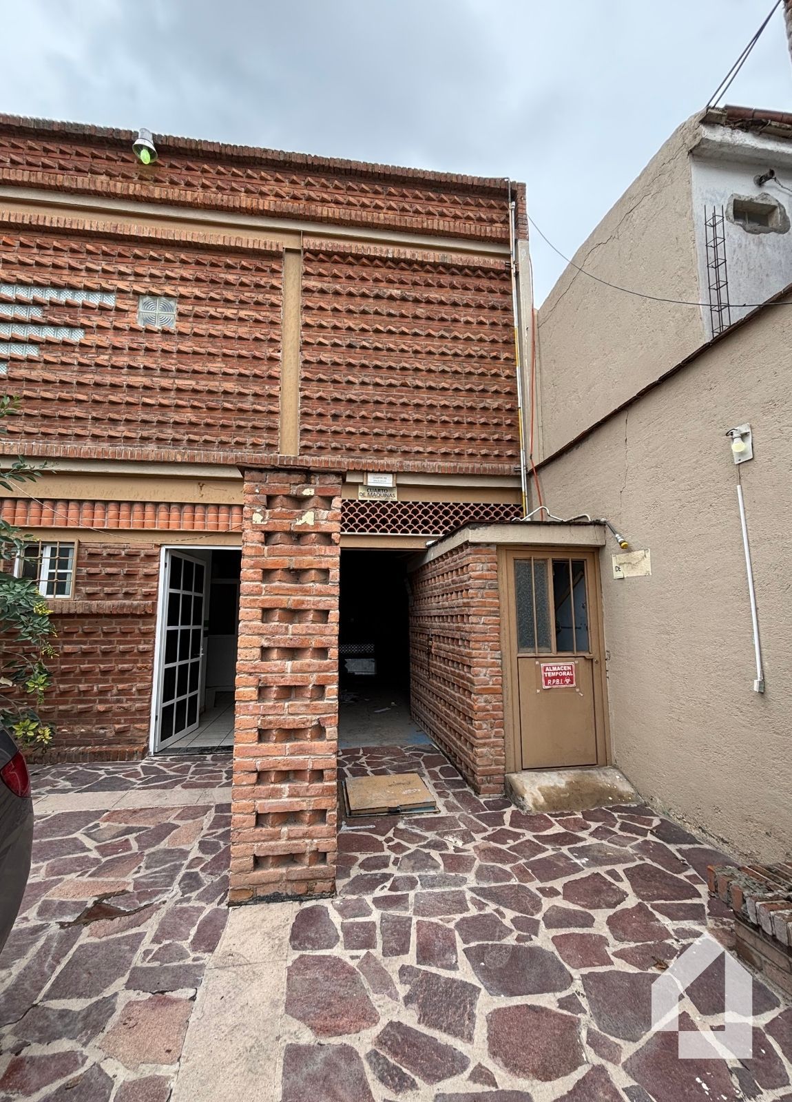 1000675049 CLÍNICA EN VENTA – REMATE POR DEBAJO DE SU AVALÚO
