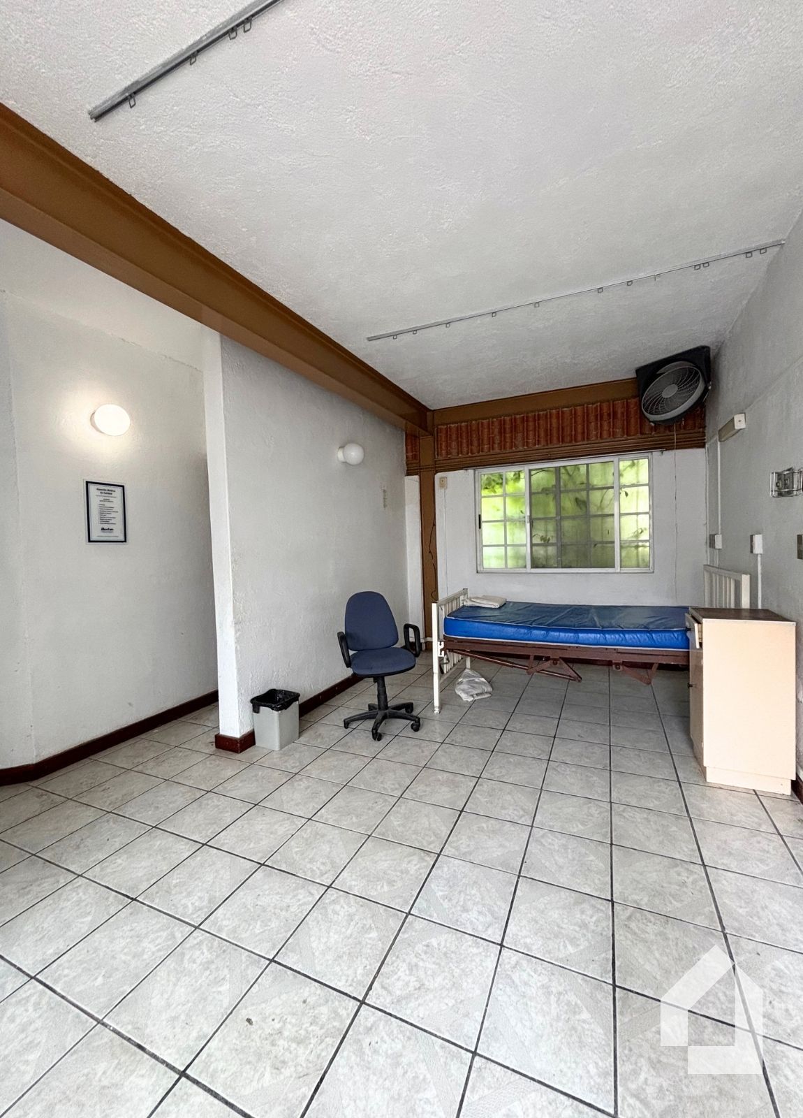 1000675061 CLÍNICA EN VENTA – REMATE POR DEBAJO DE SU AVALÚO
