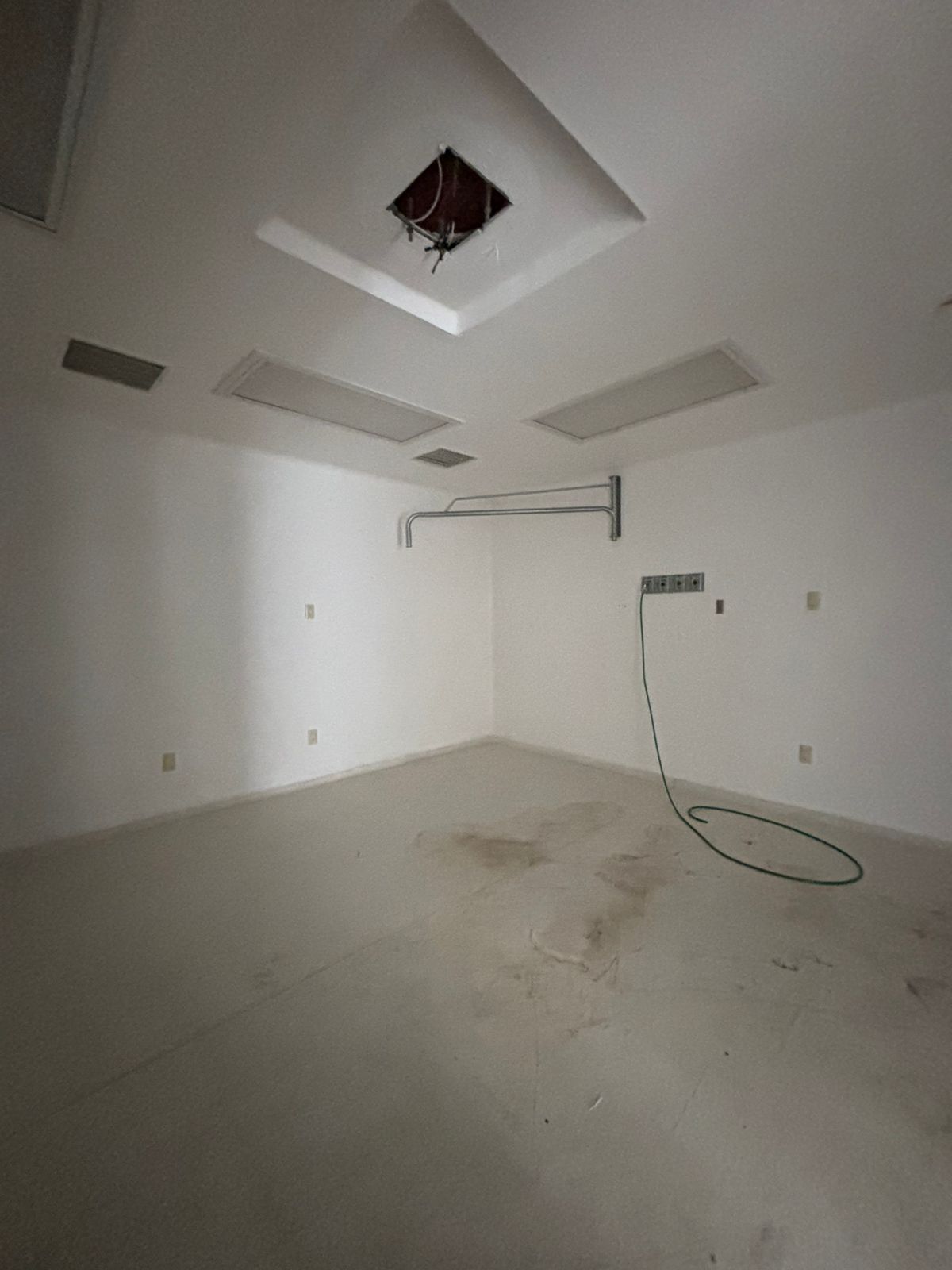 1000675095 CLÍNICA EN VENTA – REMATE POR DEBAJO DE SU AVALÚO