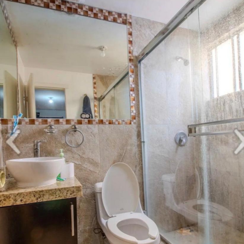 Oportunidad Única de Inversión en Playas de Tijuana: Casa Moderno y Espaciosa en Sección Jardines