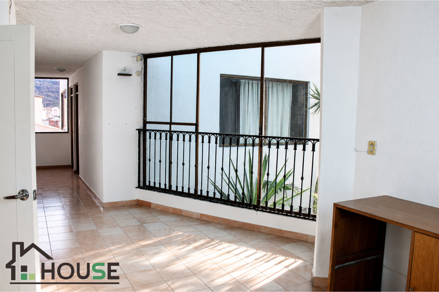 13 AMPLIA CASA EN VENTA 11 HABITACIONES FRACIONAMIENTO RINCON DE OCOLUSEN