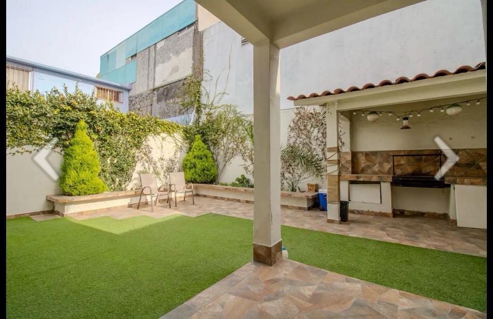 Oportunidad Única de Inversión en Playas de Tijuana: Casa Moderno y Espaciosa en Sección Jardines