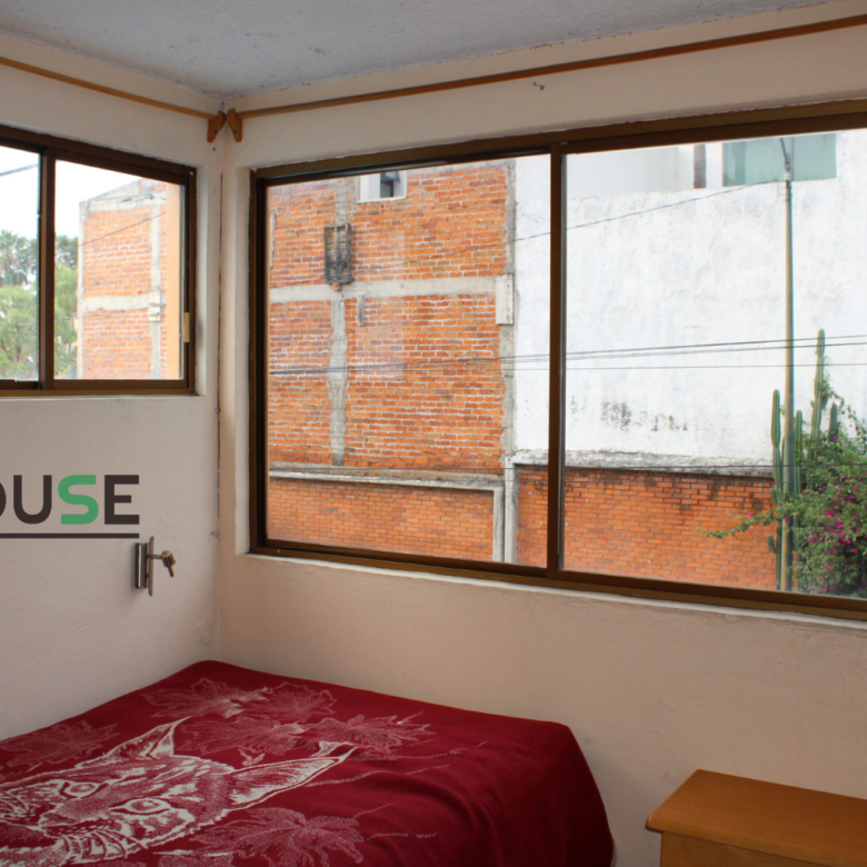AMPLIA CASA EN VENTA 11 HABITACIONES FRACIONAMIENTO RINCON DE OCOLUSEN