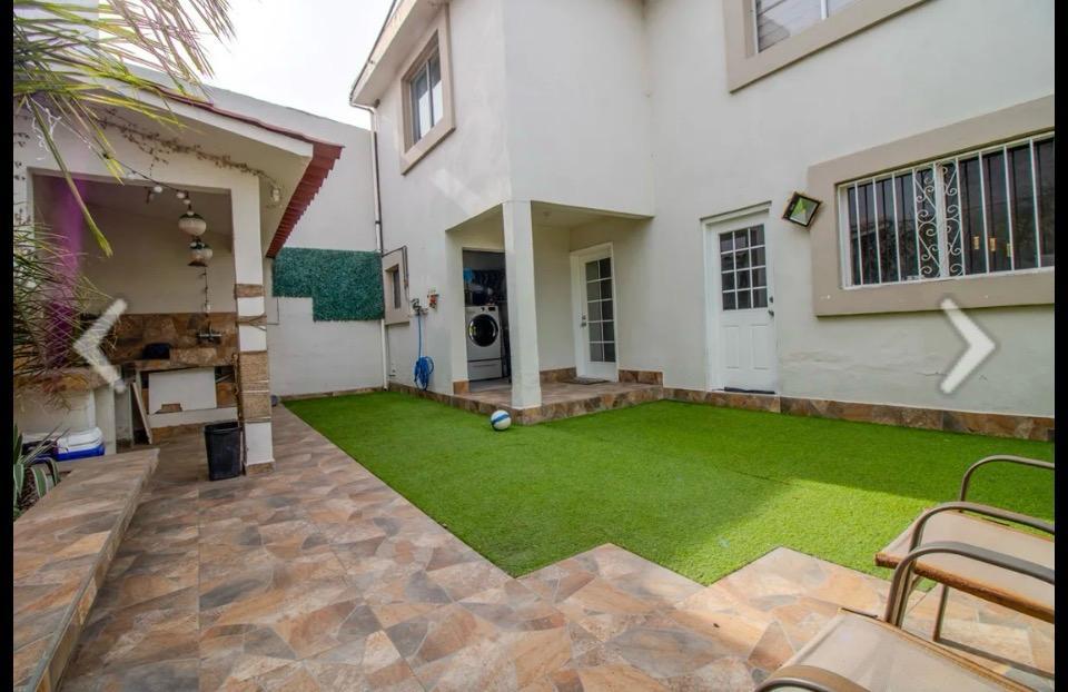Oportunidad Única de Inversión en Playas de Tijuana: Casa Moderno y Espaciosa en Sección Jardines
