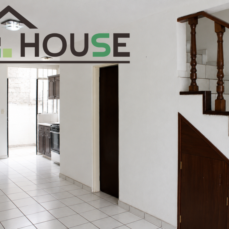 CASA PEQUEÑA EN VENTA OCOLUSEN MORELIA