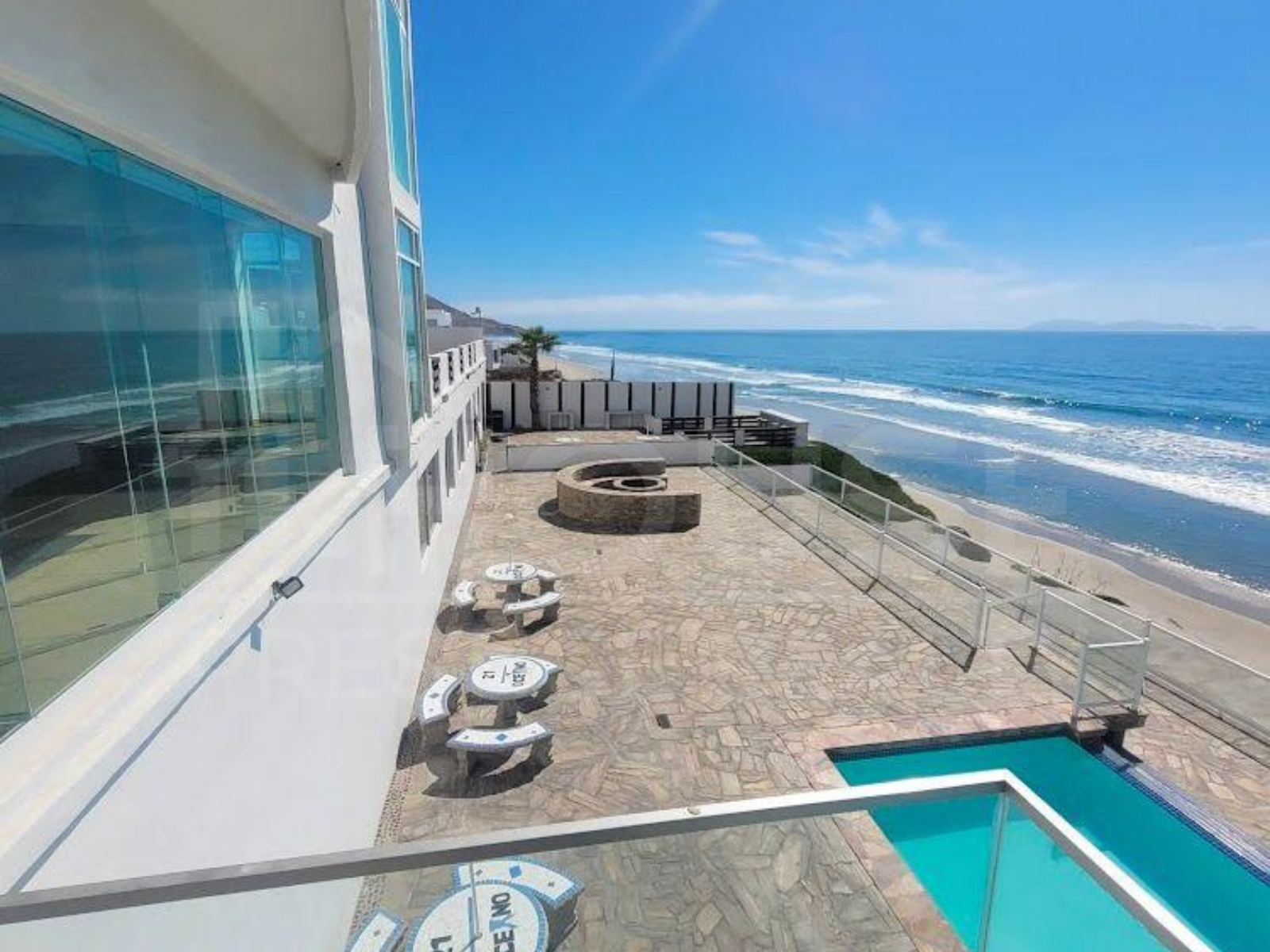 8 ¡Oportunidad única en Playas de Tijuana! 🌊✨